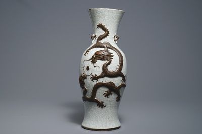 A Chinese Nanking crackle-glazed 'dragon' vase, 19th C.