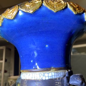 A Chinese Nanking famille rose crackle-glazed 'warrior' vase, 19th C. — photo 15