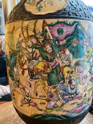 A Chinese Nanking famille rose vase with battle scenes, 19th C. — 照片 9