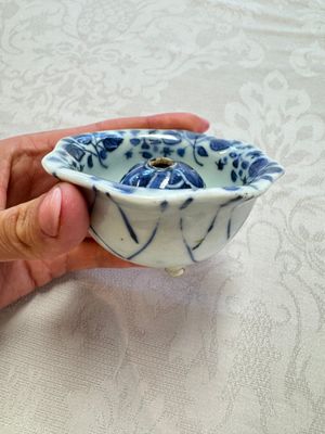 A Chinese Nanking water pot, a blue and white brush pot, a jarlet and a trick cup, Ming and later — photo 26