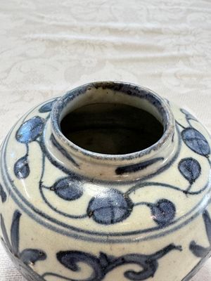A Chinese Nanking water pot, a blue and white brush pot, a jarlet and a trick cup, Ming and later — photo 7