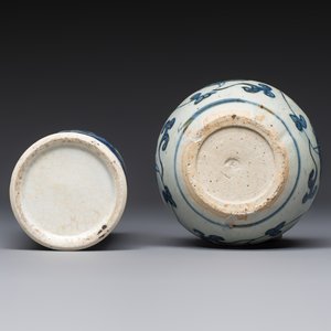 A Chinese Nanking water pot, a blue and white brush pot, a jarlet and a trick cup, Ming and later — photo 7