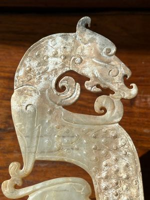 A Chinese nephrite jade ark-shaped 'chilong' plaque, Zhou/Han — 照片 13