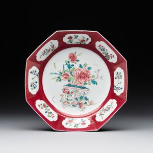 A Chinese octagonal famille rose ruby border plate with a flower basket, Yongzheng — photo 1