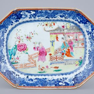 A Chinese octagonal famille rose tureen on stand, Qianlong, 1st half 18th C. — photo 2