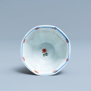 A Chinese octagonal famille verte stem cup, Kangxi — 照片 6