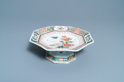 A Chinese octagonal famille verte tazza, Kangxi