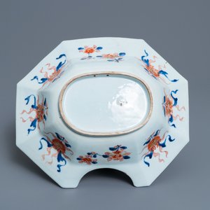 A Chinese octagonal Imari-style shaving basin, Kangxi — photo 2