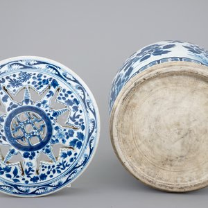A Chinese open-worked blue and white garden seat with loose top, 19th C. — photo 6