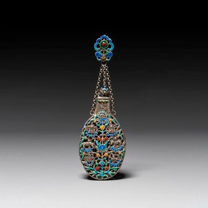 A Chinese openworked and partly enamelled silver bottle, 19th C. — photo 1