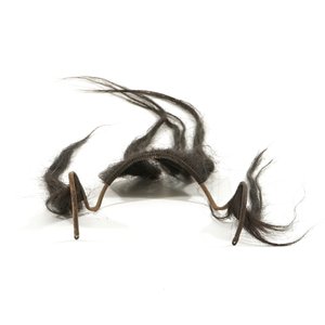 A Chinese opera beard mount, 19th C. — photo 3