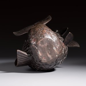 A Chinese or Japanese bronze carp-form vase, 19/20th C. — photo 7
