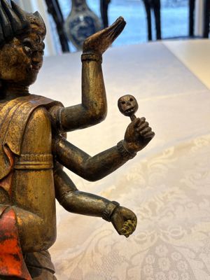 A Chinese or Japanese gilt-lacquered figure of Hayagrīva, 19th C. — foto 11