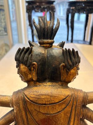 A Chinese or Japanese gilt-lacquered figure of Hayagrīva, 19th C. — foto 12