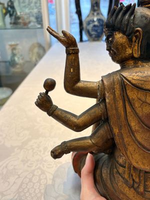 A Chinese or Japanese gilt-lacquered figure of Hayagrīva, 19th C. — foto 13