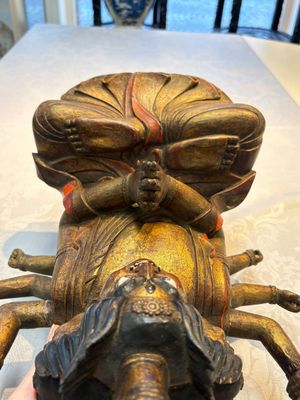 A Chinese or Japanese gilt-lacquered figure of Hayagrīva, 19th C. — foto 17