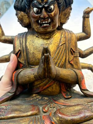A Chinese or Japanese gilt-lacquered figure of Hayagrīva, 19th C. — foto 9