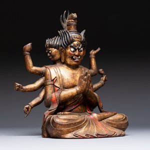 A Chinese or Japanese gilt-lacquered figure of Hayagrīva, 19th C. — foto 1