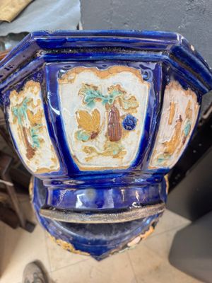 A Chinese or Vietnamese polychrome-glaze pottery jardinière and stand, 19th C. — photo 11
