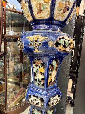 A Chinese or Vietnamese polychrome-glaze pottery jardinière and stand, 19th C. — photo 3