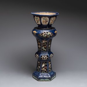 A Chinese or Vietnamese polychrome-glaze pottery jardinière and stand, 19th C. — photo 3