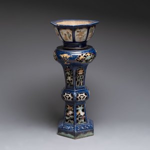 A Chinese or Vietnamese polychrome-glaze pottery jardinière and stand, 19th C. — photo 4