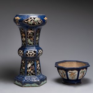 A Chinese or Vietnamese polychrome-glaze pottery jardinière and stand, 19th C. — photo 5