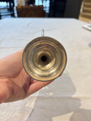 A Chinese or Vietnamese silver covered tripod censer and a Chinese silver trophy-form ‘Lin Zhi Cheng Xiang 麟趾呈祥’ goblet, 19/20th C. — foto 6
