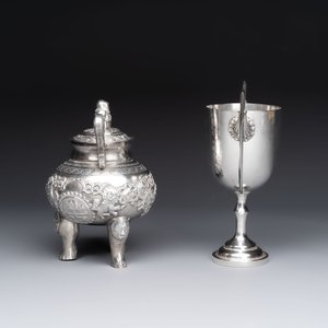 A Chinese or Vietnamese silver covered tripod censer and a Chinese silver trophy-form ‘Lin Zhi Cheng Xiang 麟趾呈祥’ goblet, 19/20th C. — foto 2