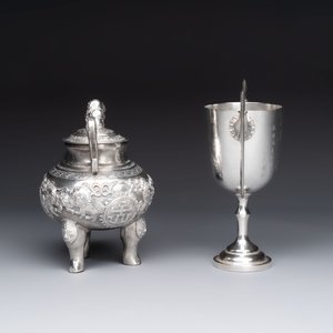 A Chinese or Vietnamese silver covered tripod censer and a Chinese silver trophy-form ‘Lin Zhi Cheng Xiang 麟趾呈祥’ goblet, 19/20th C. — foto 4