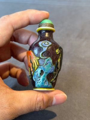 A Chinese overlay Peking glass snuff bottle with horses, Yongzheng mark, 19th C. — foto 4