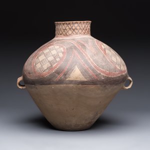 A Chinese painted pottery jar with geometric design, Neolithic period, Majiayao culture, 3rd millennium B.C. — photo 3