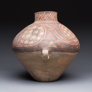 A Chinese painted pottery jar with geometric design, Neolithic period, Majiayao culture, 3rd millennium B.C. — photo 4