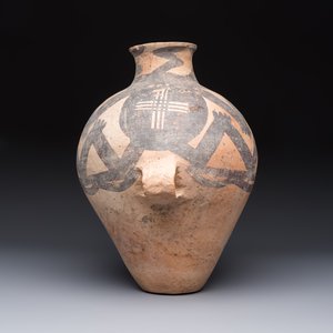 A Chinese painted pottery jar with zigzag design, Neolithic period, Majiayao culture, 3rd millennium B.C. — photo 4