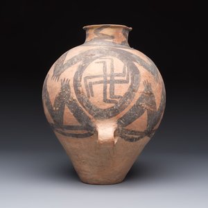 A Chinese painted pottery jar with zigzag design, Neolithic period, Majiayao culture, 3rd millennium B.C. — photo 3