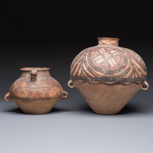 A Chinese painted pottery pouring vessel and a jar with geometric design, Neolithic period, Majiayao culture, 3rd millennium B.C. — 照片 2