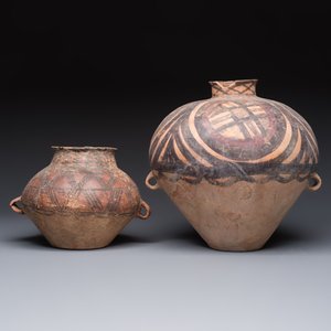 A Chinese painted pottery pouring vessel and a jar with geometric design, Neolithic period, Majiayao culture, 3rd millennium B.C. — 照片 4