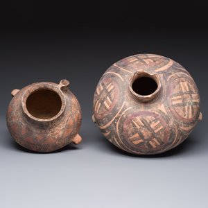 A Chinese painted pottery pouring vessel and a jar with geometric design, Neolithic period, Majiayao culture, 3rd millennium B.C. — 照片 6