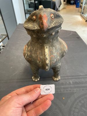 A Chinese painted terracotta owl-shaped 'zun' wine vessel, Han — photo 1