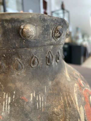 A Chinese painted terracotta owl-shaped 'zun' wine vessel, Han — photo 7