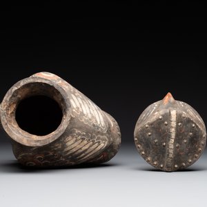 A Chinese painted terracotta owl-shaped 'zun' wine vessel, Han — photo 5