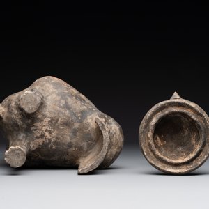 A Chinese painted terracotta owl-shaped 'zun' wine vessel, Han — photo 6