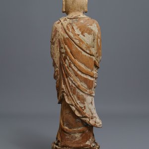 A Chinese painted wood figure of a Buddhist monk, 19th C. — photo 4