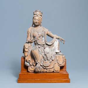 A Chinese painted wooden figure of Guanyin, Ming — photo 1