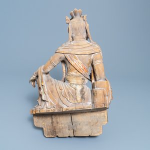 A Chinese painted wooden figure of Guanyin, Ming — photo 9