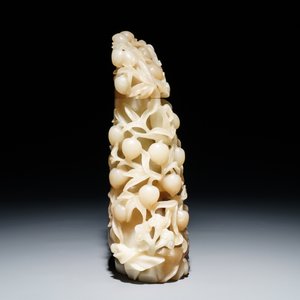 A Chinese pale brownish white jade vase with monkeys in a peach tree, 19th C. — 照片 4