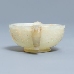A Chinese pale celadon and russet jade two-handled bowl, prob. Ming — 照片 4
