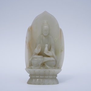 A Chinese pale celadon jade figure of Guanyin on a lotus throne, 19/20th C. — 照片 7
