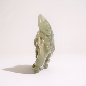 A Chinese pale celadon jade group of boys on a lingzhi, 19th C. — 照片 3