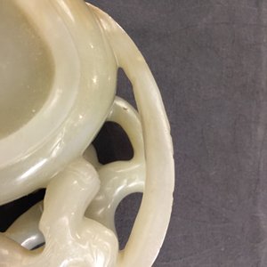 A Chinese pale celadon jade libation cup, 19th C. — photo 8